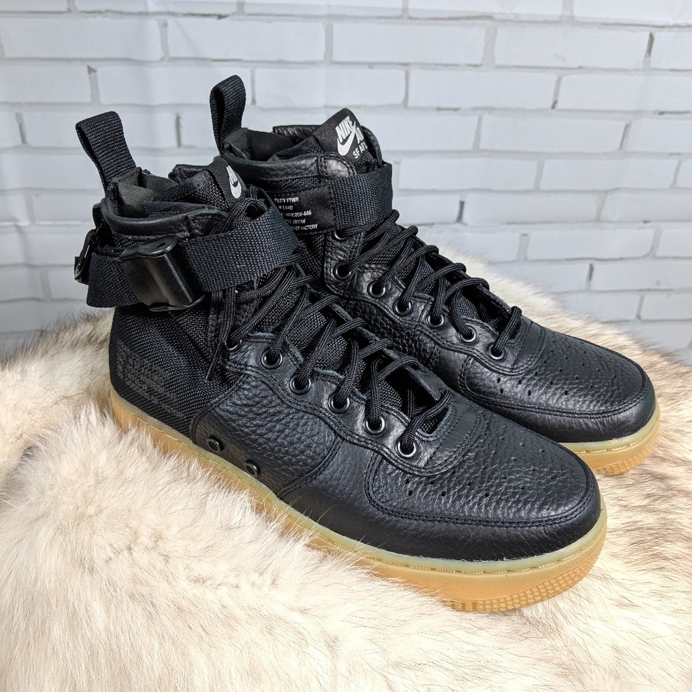 SALE!!! Nike SF AF1 Mid Black-Gum